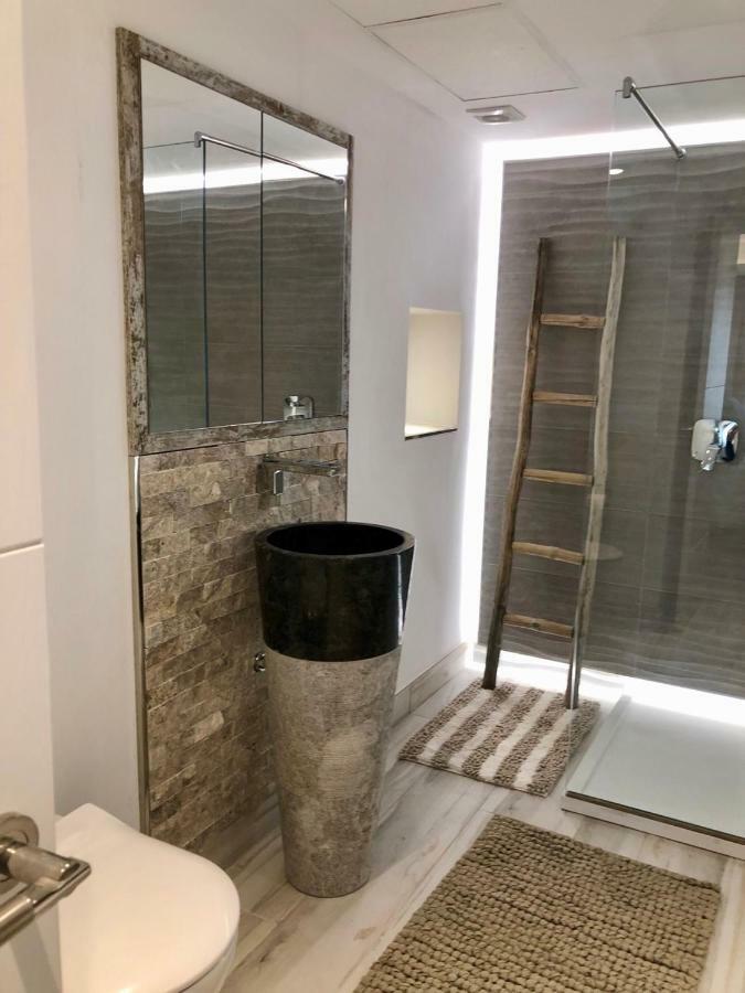 Luxury In La Isla, Walking Distance To Puerto Banus Appartamento